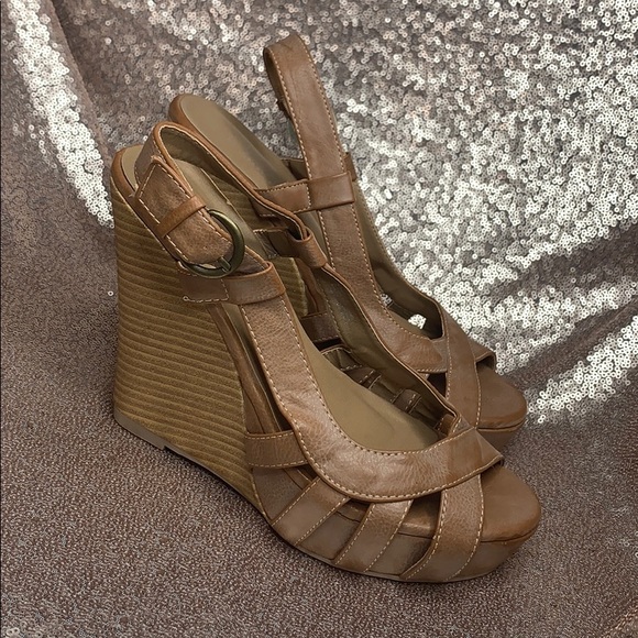 ALFRED SUNG || Pure By Alfred Sung Wedges - Picture 2 of 5